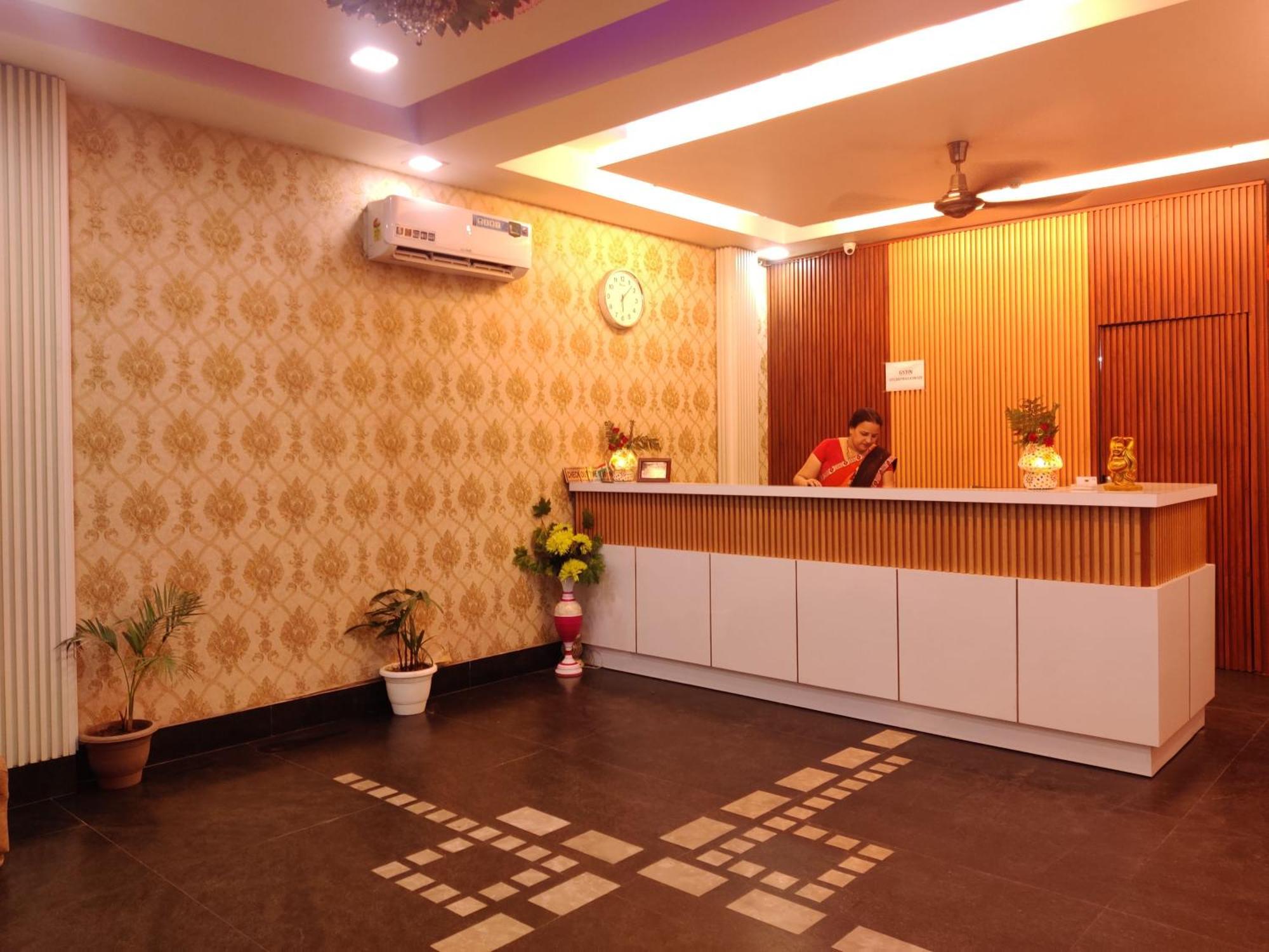 Hotel Delhi Airport Plaza Igi Airport Neu-Delhi Exterior foto