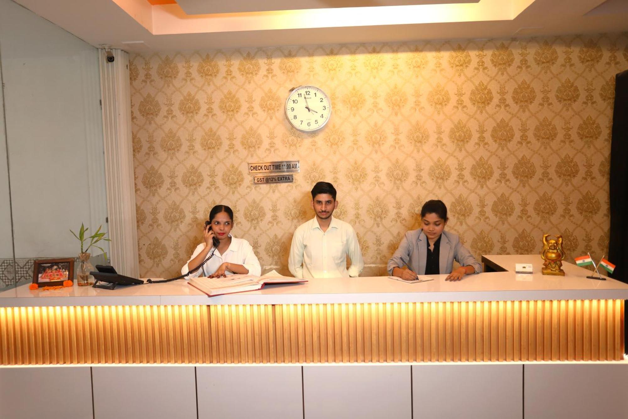 Hotel Delhi Airport Plaza Igi Airport Neu-Delhi Exterior foto